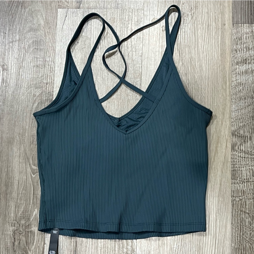 NEW Vuori Rib Crop Tank / Stone size Large - Picture 5 of 6